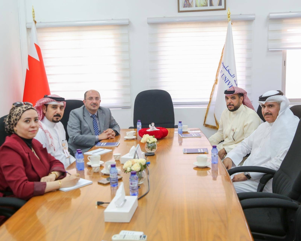 اتحاد القدم يبحث التعاون المشترك مع الجامعة الخليجية