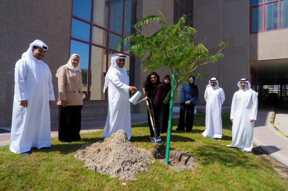 وزارة المالية والاقتصاد الوطني تشارك في فعالية "أسبوع الشجرة"