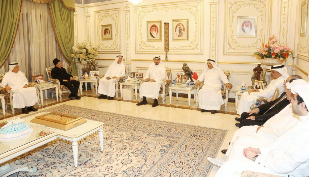 محافظ العاصمة يزور مجالس الأهالي ويؤكد أهمية التواصل المجتمعي