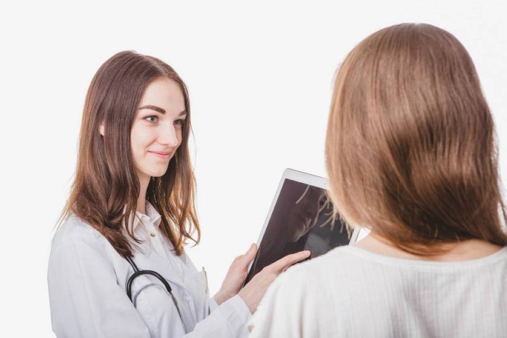 كوثر العيد: &laquo;أكتوبر الوردي&raquo; دعوة عالمية للفحص المبكر والوقاية من سرطان الثدي