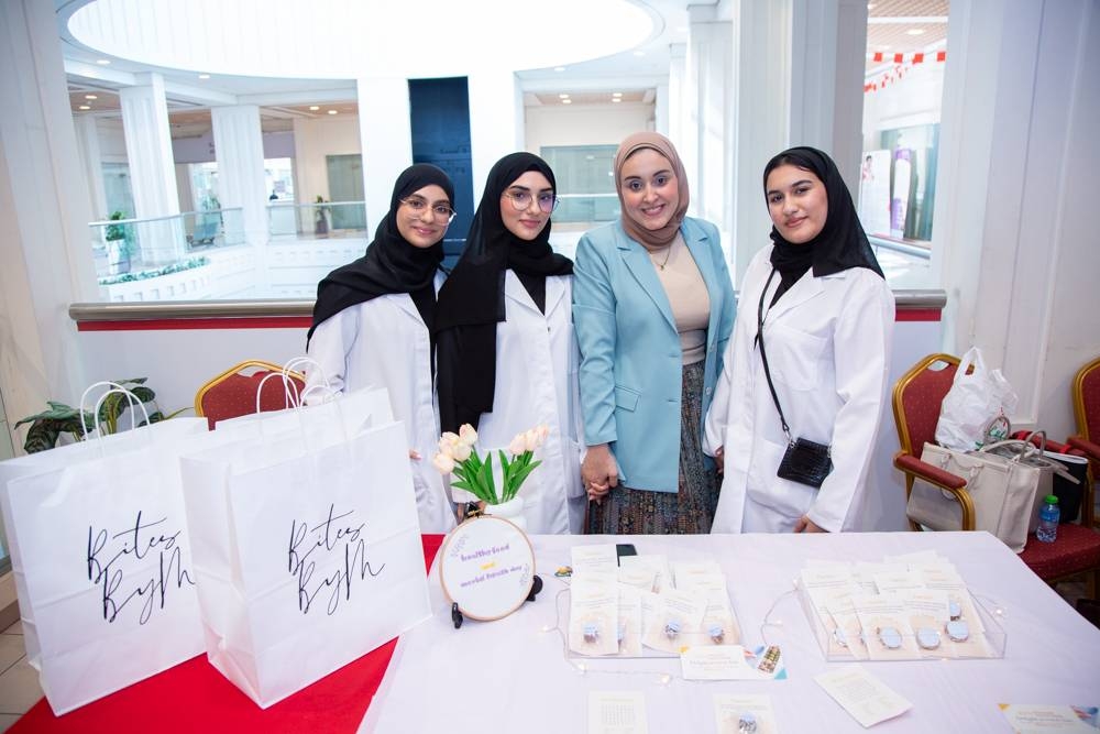 طلاب علم التغذية في الأهلية ينظمون يوماً صحياً تحت شعار: صحتك النفسية تبدأ من صحن طعامك