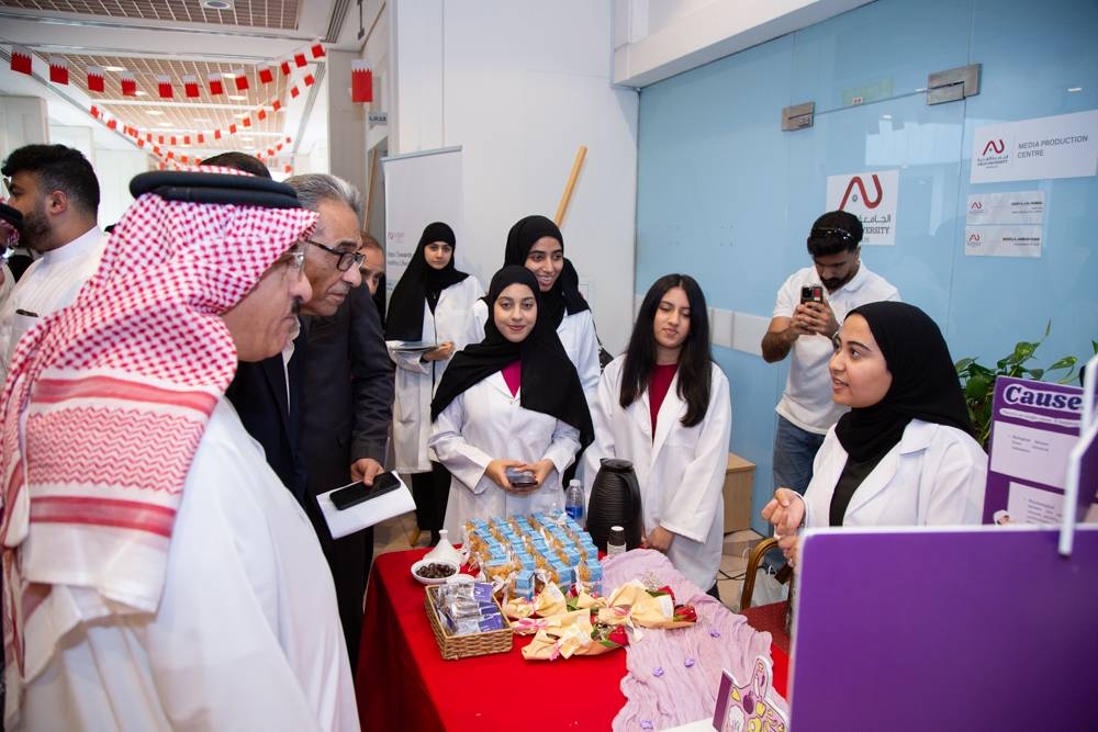 طلاب علم التغذية في الأهلية ينظمون يوماً صحياً تحت شعار: صحتك النفسية تبدأ من صحن طعامك