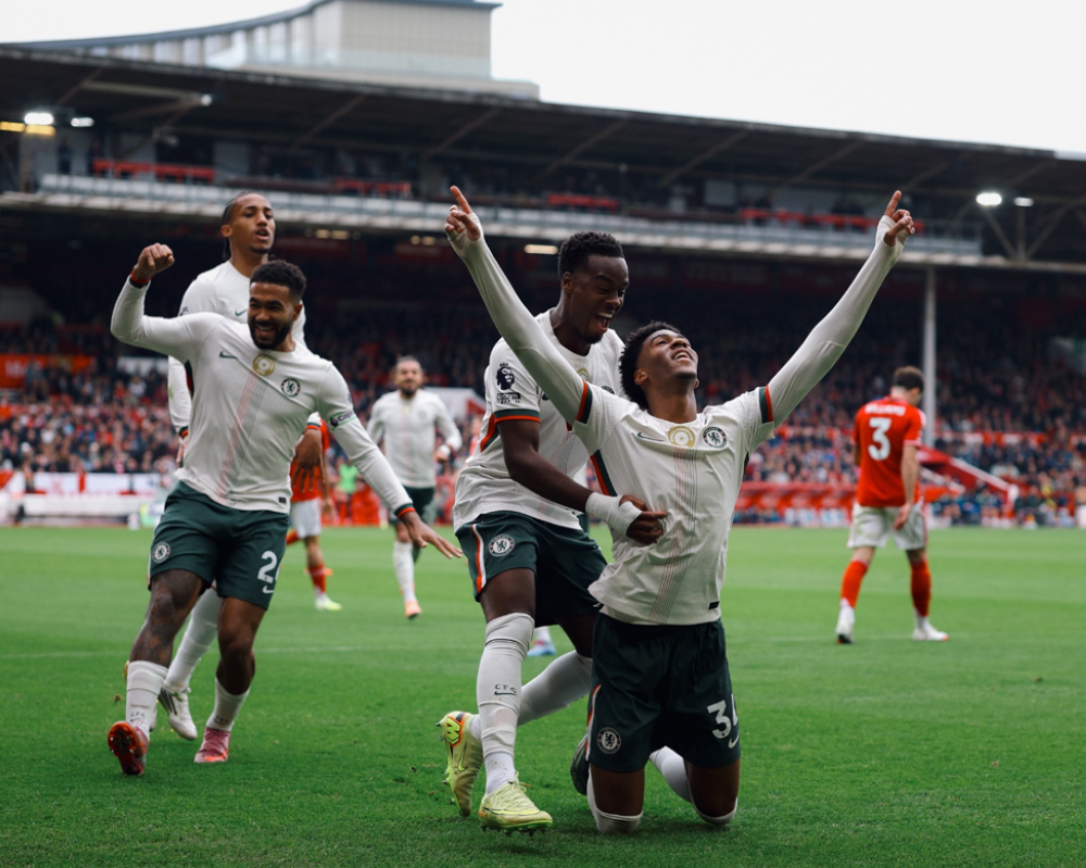 تشيلسي يقسو على نوتنجهام فوريست بثلاثية في الدوري الإنجليزي