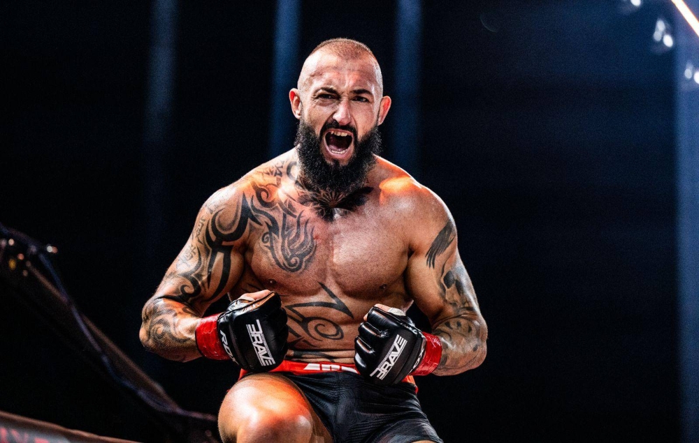 باول دايليدكو يحتفظ بلقب بطولة العالم للوزن الثقيل