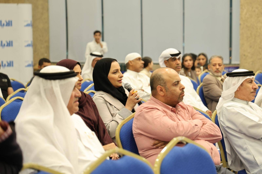 نقاشات ومقترحات بنّاءة في اللقاء التشاوري بين النائب د. سرور والأهالي