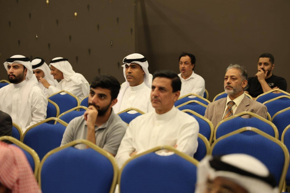 نقاشات ومقترحات بنّاءة في اللقاء التشاوري بين النائب د. سرور والأهالي