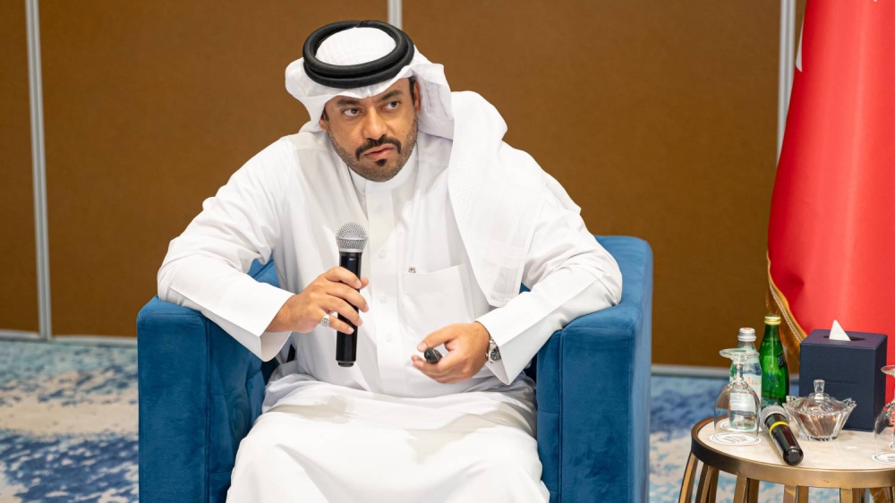 الرئيس التنفيذي لمركز الاتصال الوطني يلتقي منتسبي برنامج قيادات