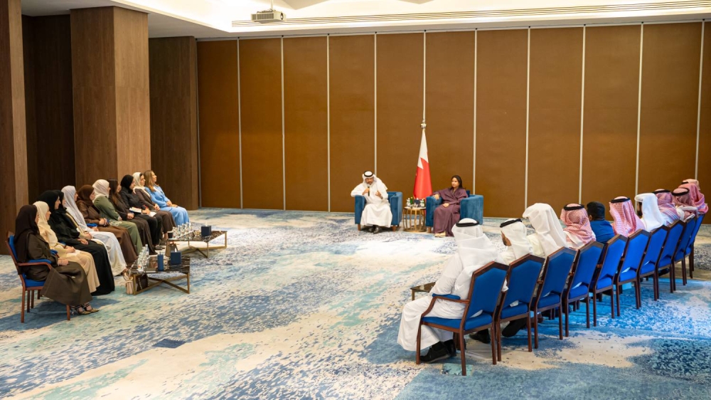 الرئيس التنفيذي لمركز الاتصال الوطني يلتقي منتسبي برنامج قيادات