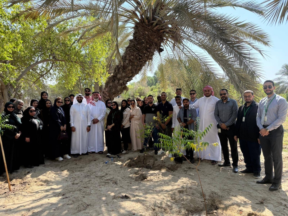 شركة الإبداع تحتفل بأسبوع الشجرة بغرس أشجار في حديقة البديع