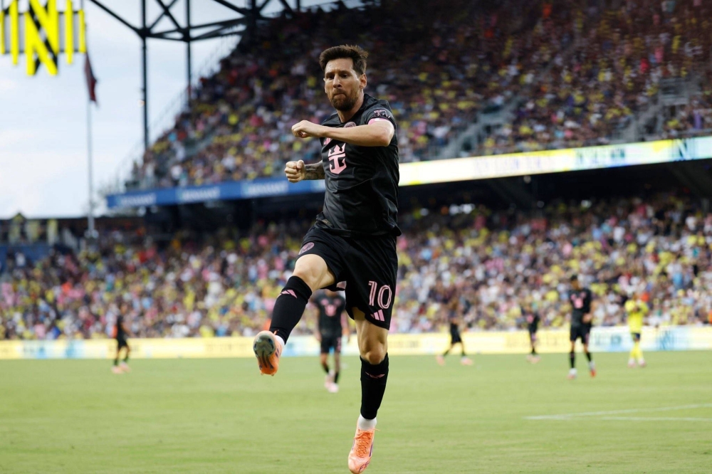 ملك الأرقام القياسية.. ميسي يتوّج بـ "الحذاء الذهبي" للدوري الأمريكي