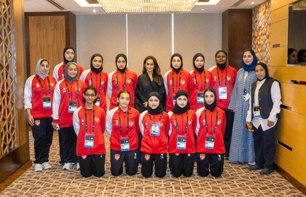 حصة بنت خالد تشهد تدريبات "الفوتسال" وتزور لاعبات الطائرة