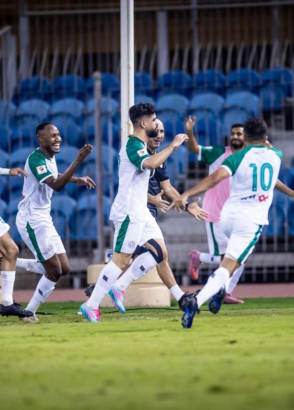 "المالكية" يواصل تألقه ويلاحق المحرق على صدارة دوري ناصر بن حمد