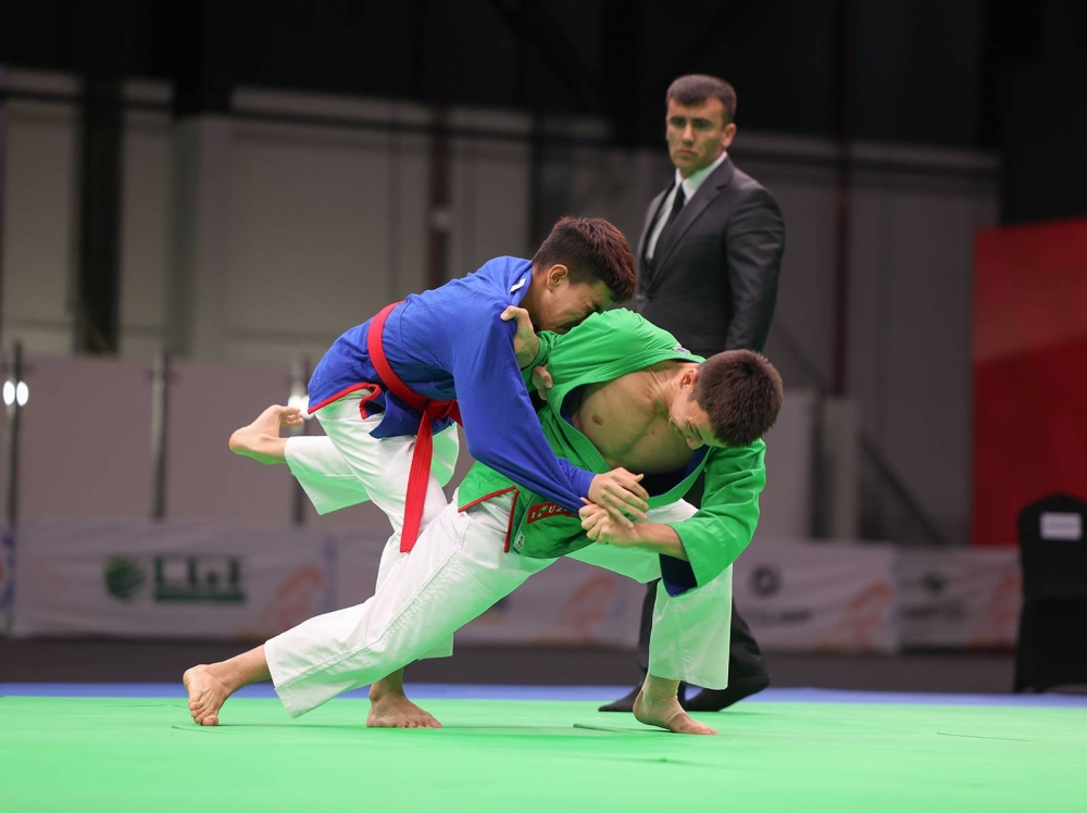 "الطائرة الشاطئية" و"التك بول" يرفعان المنافسات في "آسيوية الشباب"