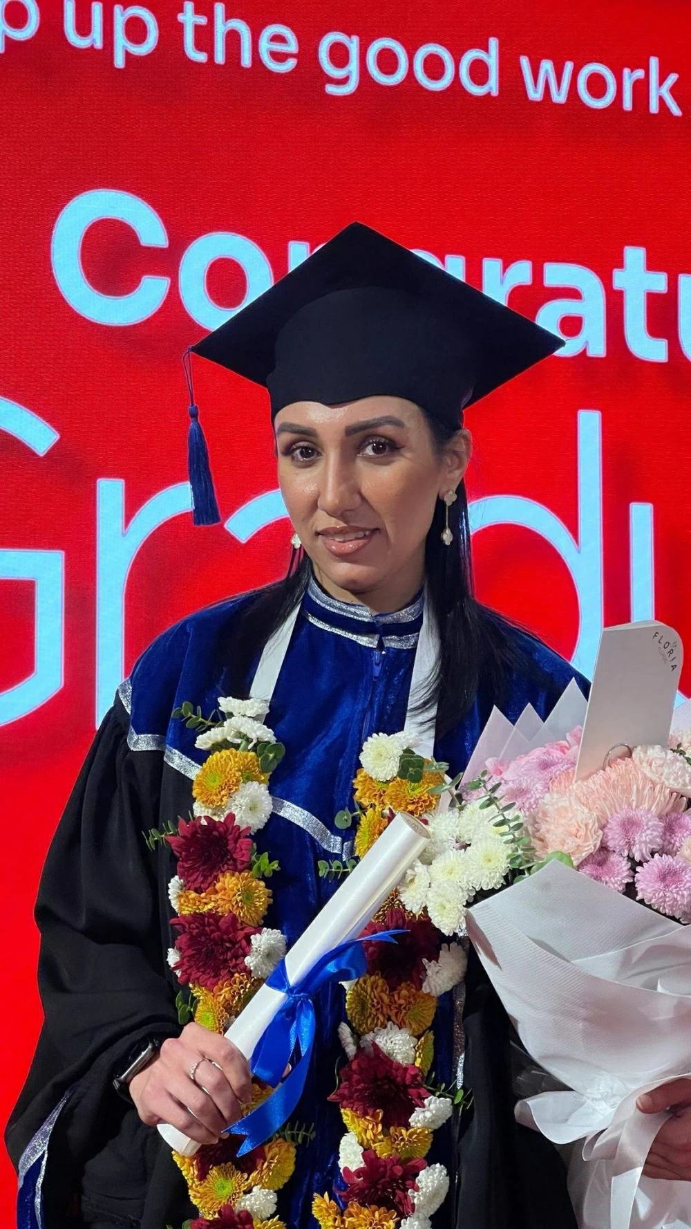 عائلة بوجيري تحتفل بتخرّج كريمتهم نورة من كلية إدارة الأعمال السويسرية