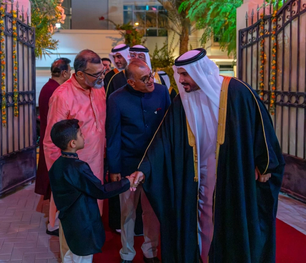 محمد بن سلمان  يزور عدد من الأسر بمناسبة ديوالي ورأس السنة الهندية