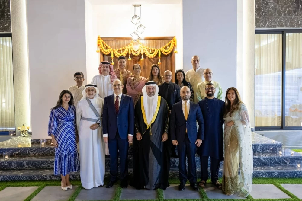 محمد بن سلمان  يزور عدد من الأسر بمناسبة ديوالي ورأس السنة الهندية