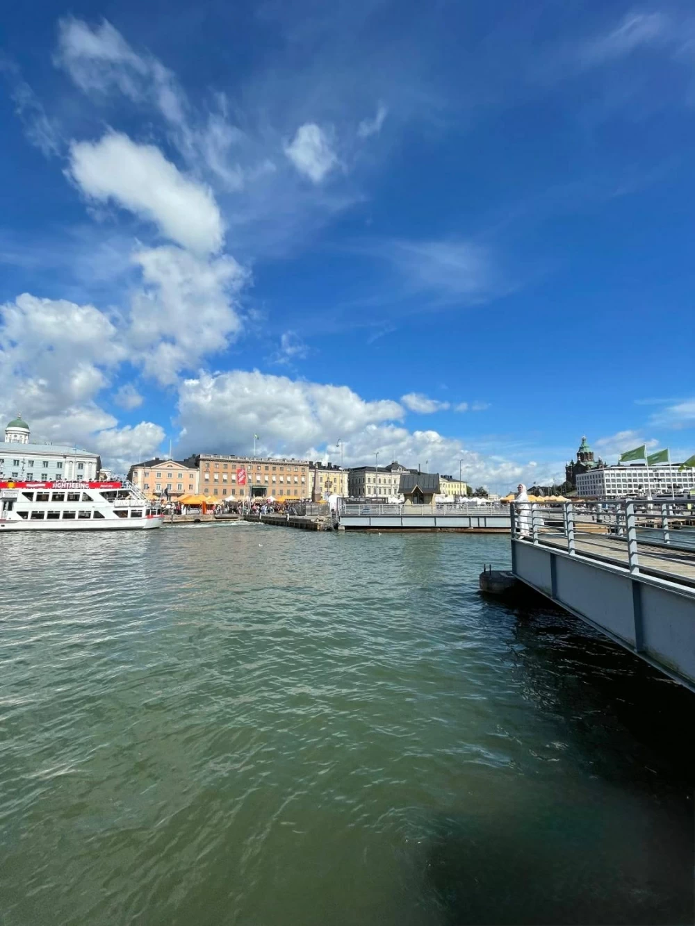 فنلندا.. من الشفق القطبي الساحر إلى شوارع هلسنكي النابضة بالحياة