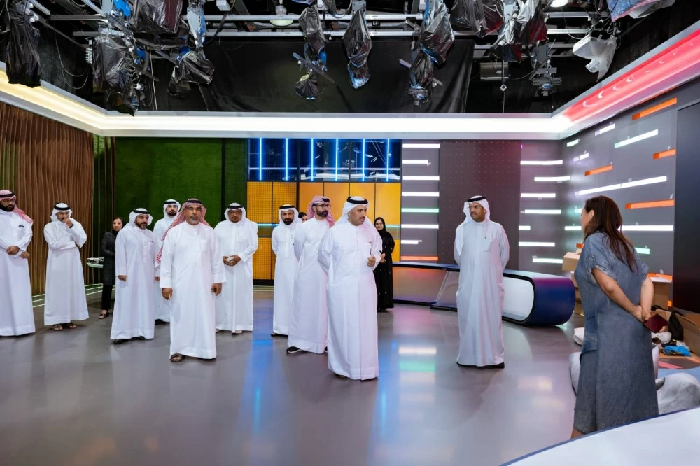 وزير الإعلام يقوم بجولة تفقدية للمرافق الإعلامية الخاصة بدورة الألعاب الآسيوية