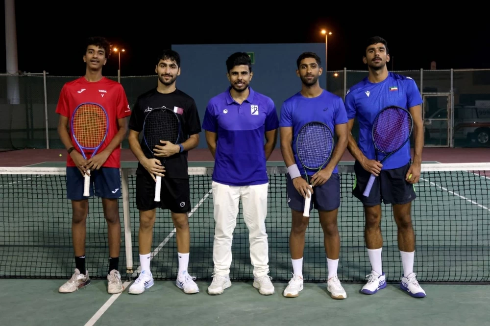 مباريات مثيرة شهدها ثمن نهائي فردي بطولة الخليج للتنس للرجال