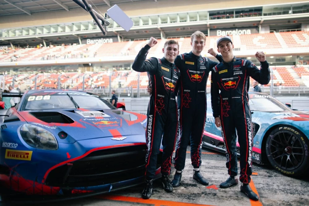 &laquo;2 سيز لسباق السيارات&raquo; يتوج بلقب كأس الذهب بـ &laquo;GT وورلد تشالنج&raquo;