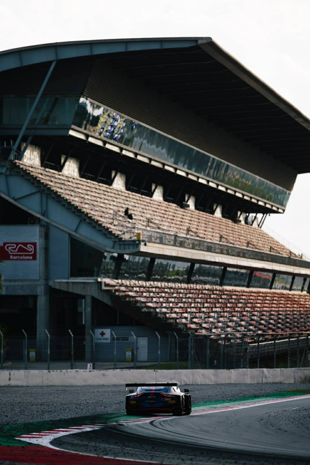 &laquo;2 سيز لسباق السيارات&raquo; يتوج بلقب كأس الذهب بـ &laquo;GT وورلد تشالنج&raquo;