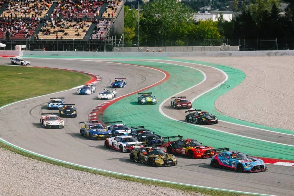 &laquo;2 سيز لسباق السيارات&raquo; يتوج بلقب كأس الذهب بـ &laquo;GT وورلد تشالنج&raquo;