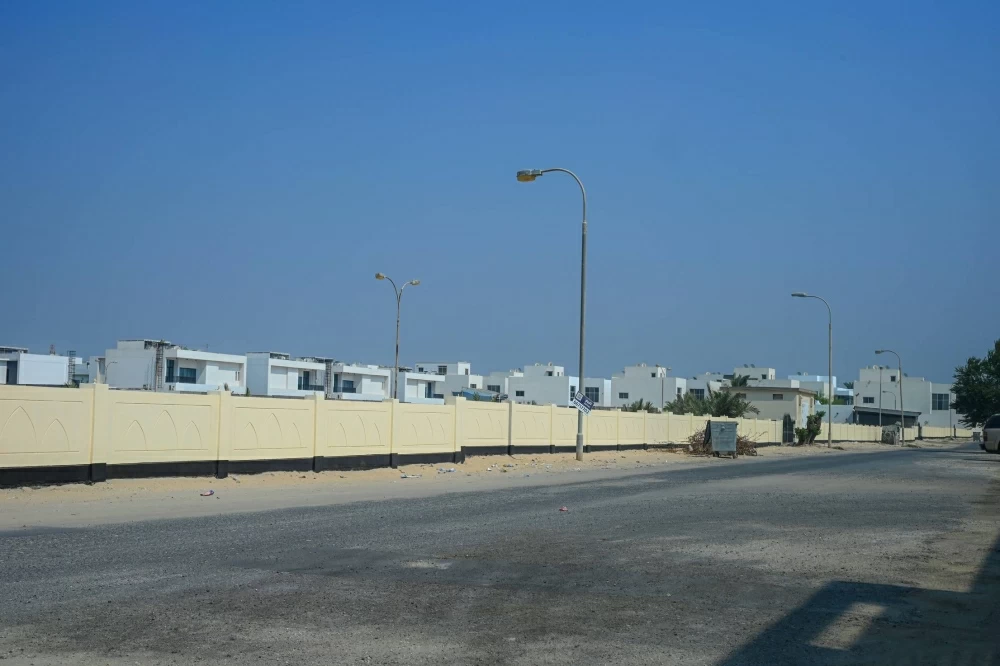 الأوقاف الجعفرية: إنجاز مشروع بناء سور مقبرة الهملة بامتداد 1200 متر