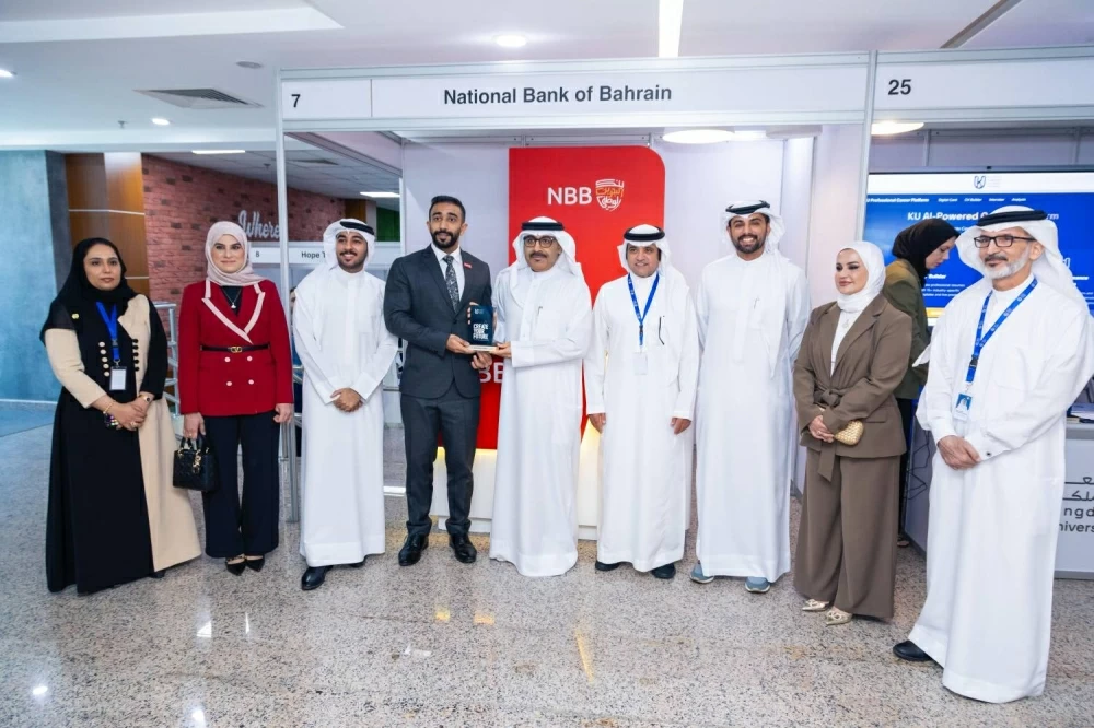 وزير التربية والتعليم يفتتح معرض &ldquo;يوم المهن وريادة الأعمال&rdquo; بتقنيات ذكاء اصطناعي مبتكرة