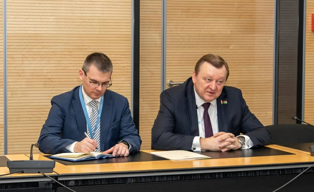 فخرو وسلمان يلتقيان رئيس اللجنة الدولية والأمن القومي في مجلس جمهورية بيلاروسيا