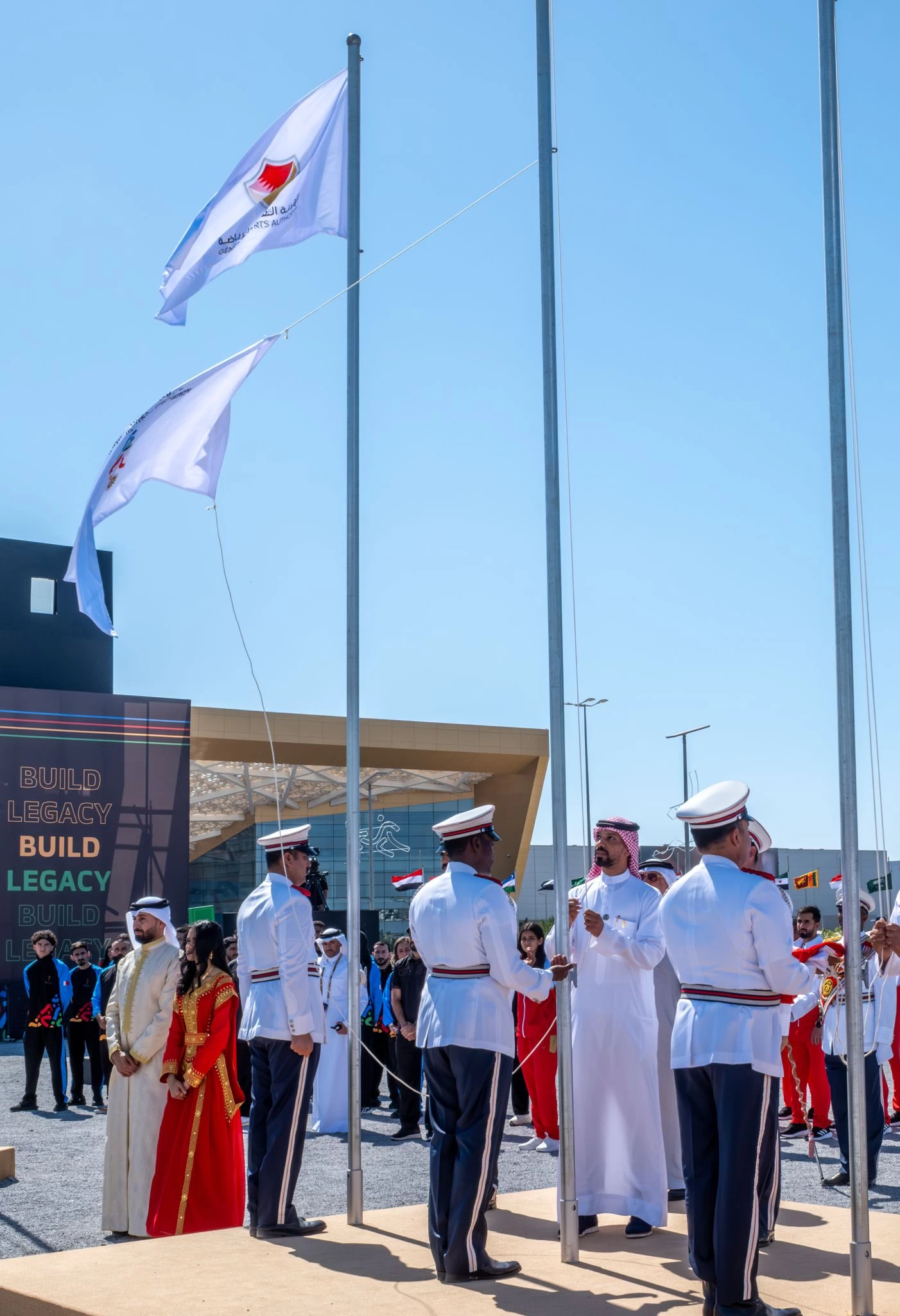 عيسى بن علي يشهد مراسم رفع علم البحرين إيذاناً بالمشاركة في "الألعاب الآسيوية"