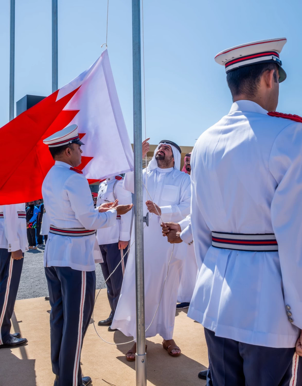 عيسى بن علي يشهد مراسم رفع علم البحرين إيذاناً بالمشاركة في "الألعاب الآسيوية"