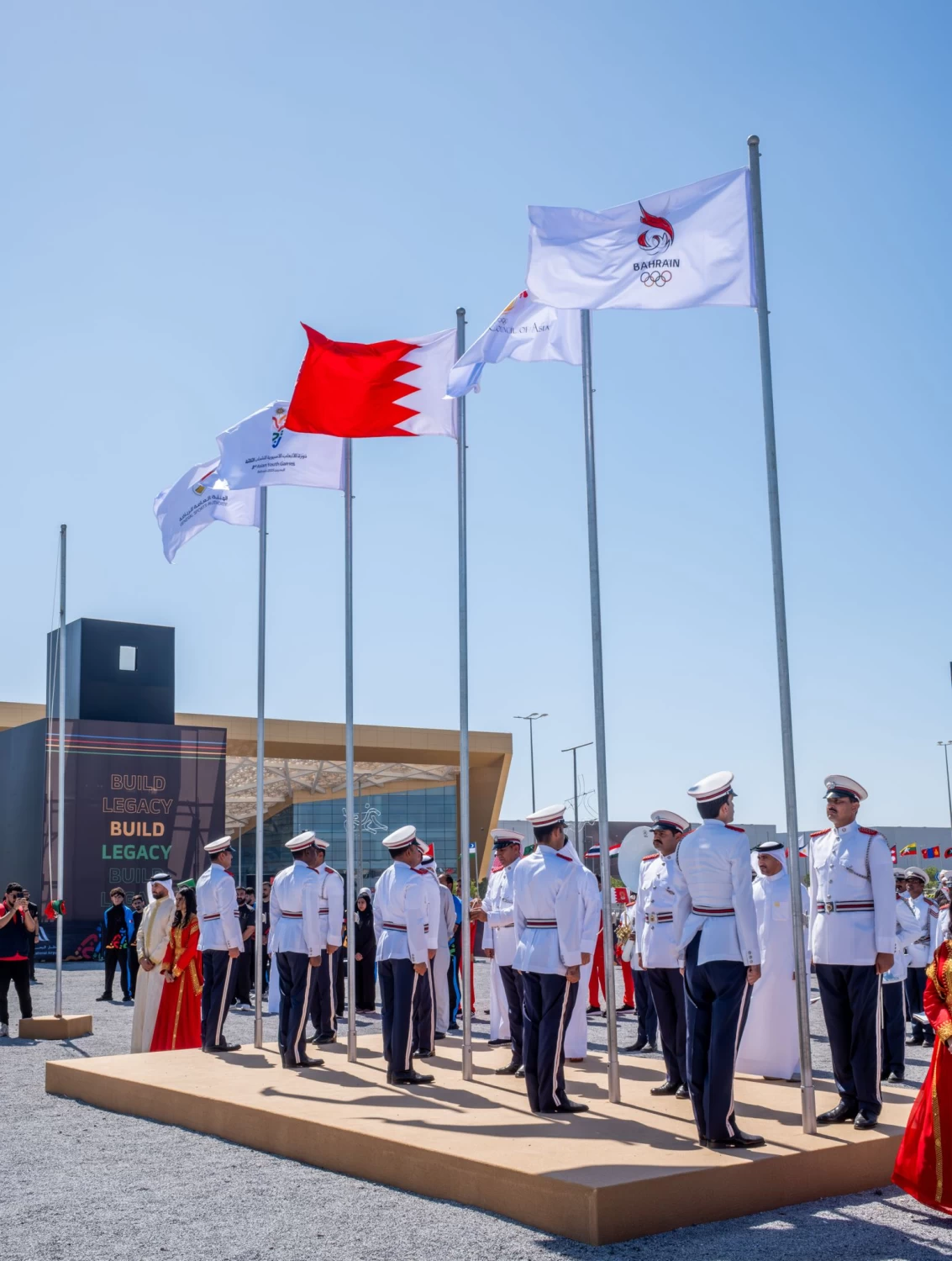 عيسى بن علي يشهد مراسم رفع علم البحرين إيذاناً بالمشاركة في "الألعاب الآسيوية"
