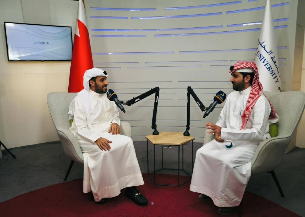 &laquo;بودكاست خليجي&raquo; يطلق أولى حلقاته باستضافة الشاعر الشيخ أحمد آل خليفة