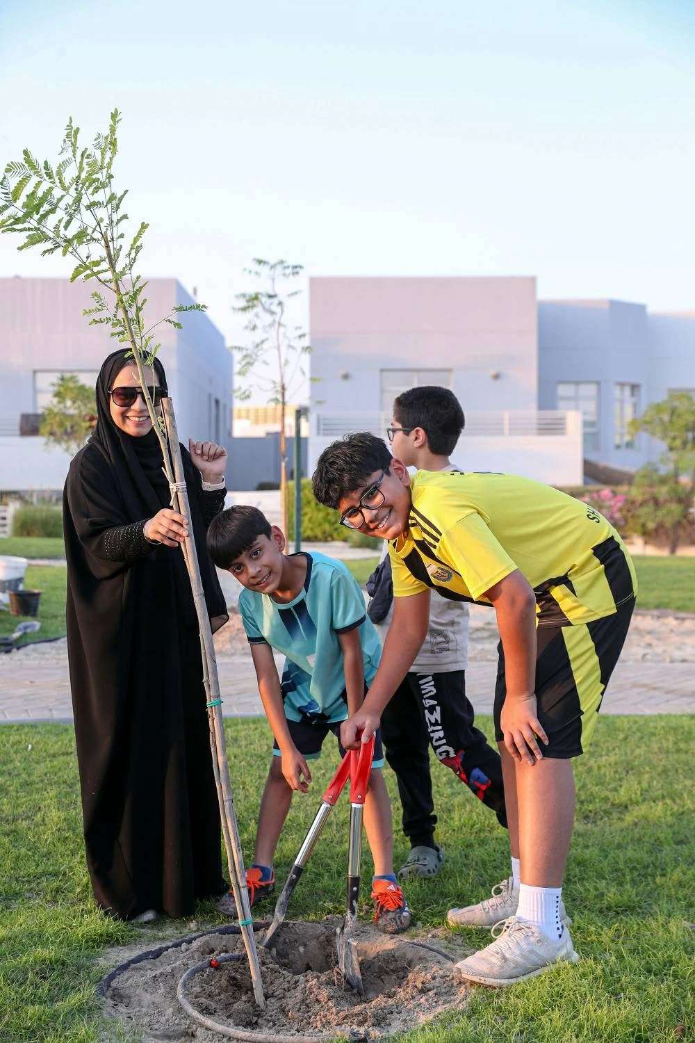 الرفاع فيوز تحتفي بأسبوع الشجرة بزراعة 100 شجرة