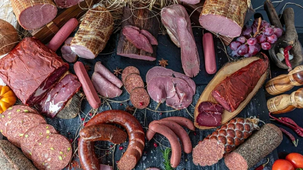 دراسة: قطعة &laquo;نقانق&raquo; أسبوعيّاً قد ترفع خطر الإصابة بسرطان الثدي