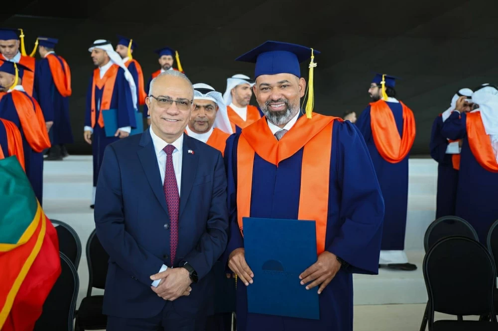 الرئيس التنفيذي لـ ألبا يهنئ 20 موظفاً بحرينياً نظير إنجازهم الأكاديمي