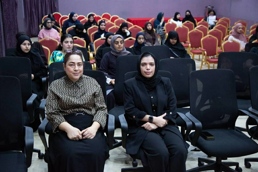 الجامعة الأهلية تحتفي بتدشين &laquo;الأعمال الشعرية&raquo; للدكتور علي عمران