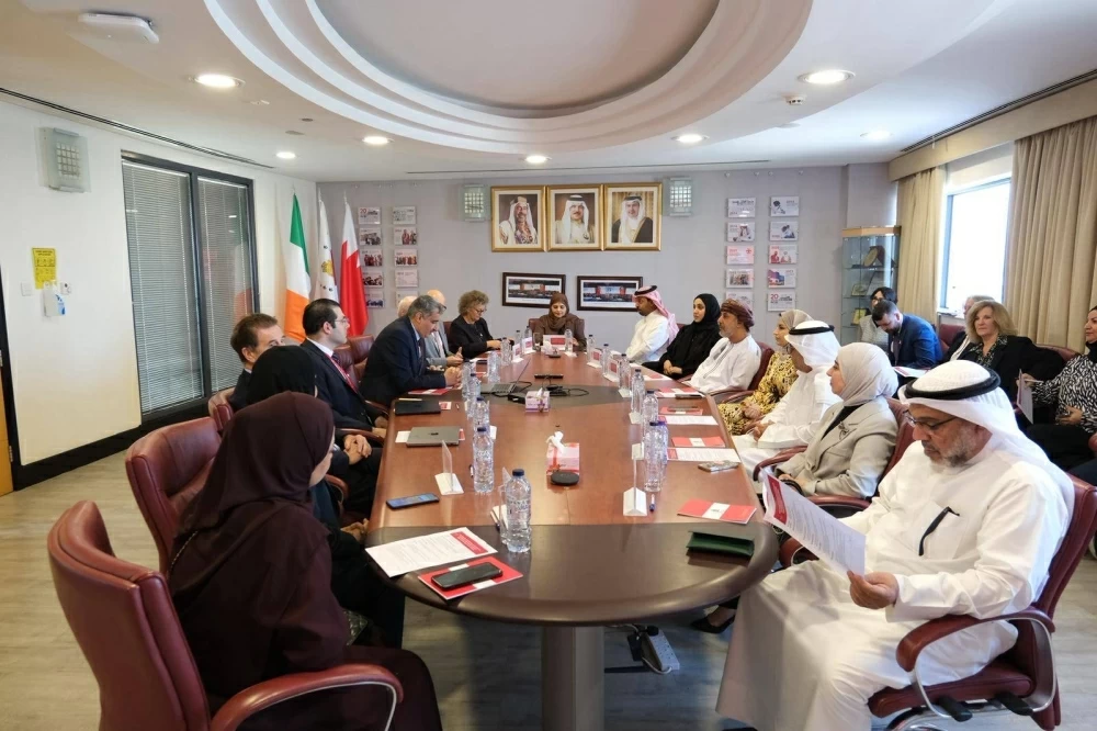 ديانا الجهرمي تستقبل وفدًا من وزارات التعليم العالي والبحث العلمي بدول التعاون