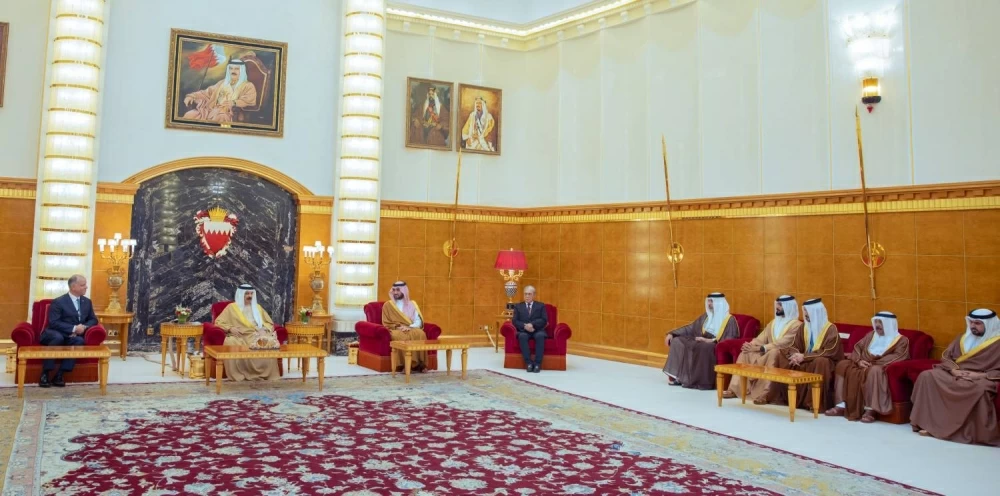 الملك يستقبل كبار المدعوين ورؤساء الوفود المشاركة في دورة الألعاب الآسيوية الثالثة للشباب