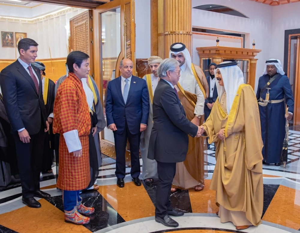 الملك يستقبل كبار المدعوين ورؤساء الوفود المشاركة في دورة الألعاب الآسيوية الثالثة للشباب