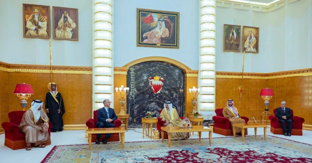 الملك يستقبل كبار المدعوين ورؤساء الوفود المشاركة في دورة الألعاب الآسيوية الثالثة للشباب