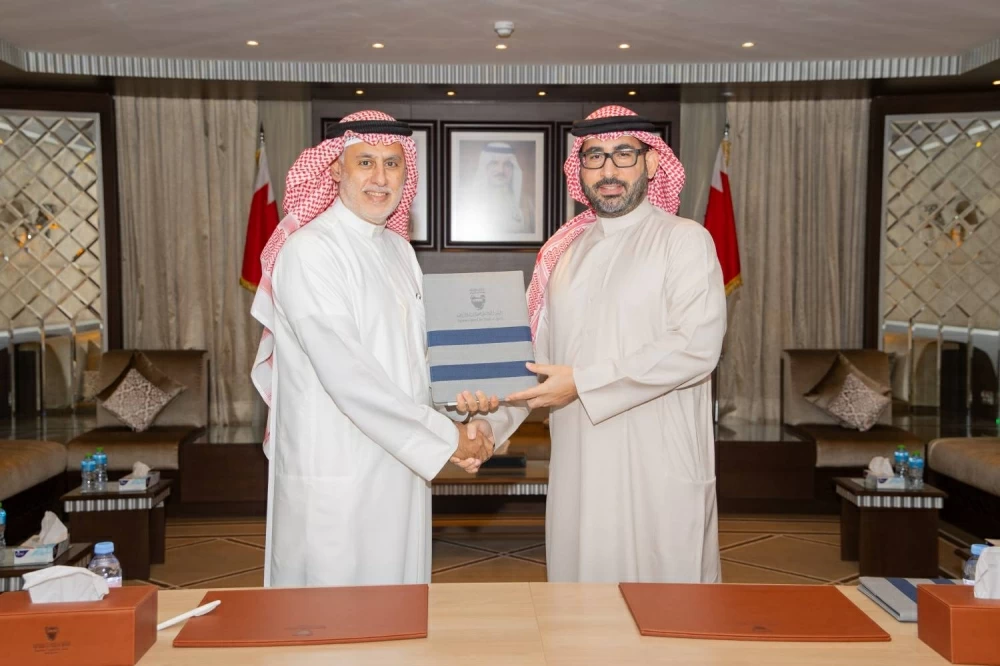 المجلس الأعلى للشباب والرياضة وشركة استثمارات الزياني يوقعان عقد إنشاء مركز تدريب احترافي دولي لكرة القدم