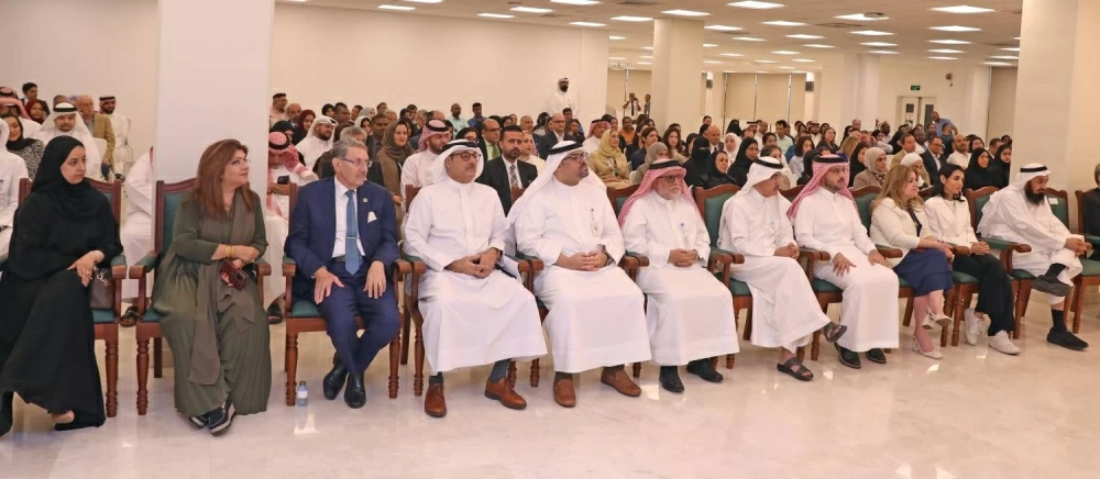 رئيس جامعة الخليج العربي يلتقي بأعضاء الهيئتين الأكاديمية والإدارية ويستعرض أبرز إنجازات ومشروعات الجامعة