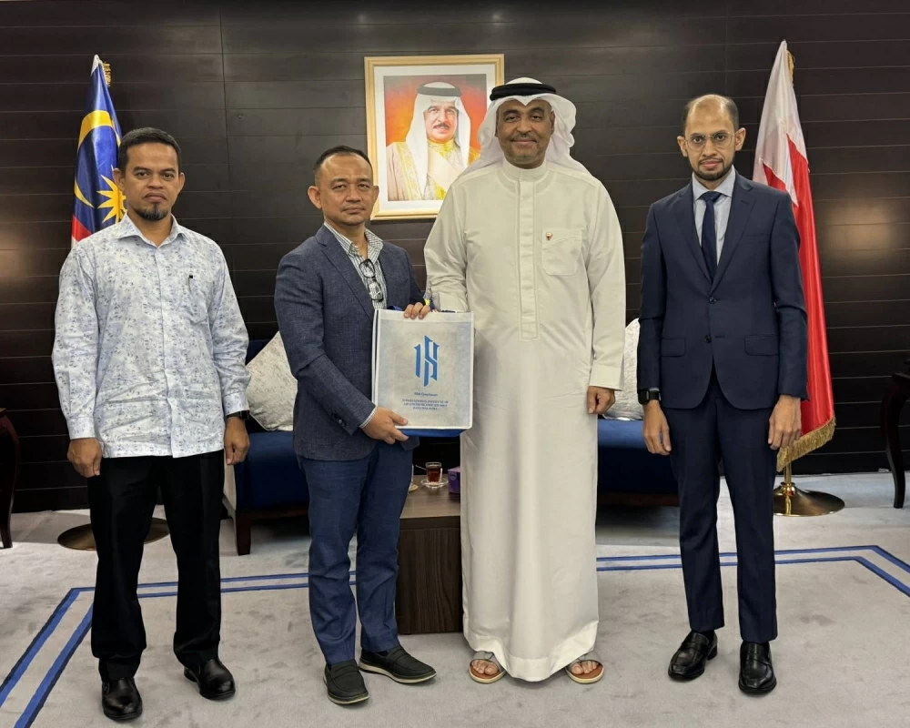 سفير البحرين لدى ماليزيا يستقبل رئيس المعهد الدولي للدراسات الإسلامية المتقدمة في ماليزيا