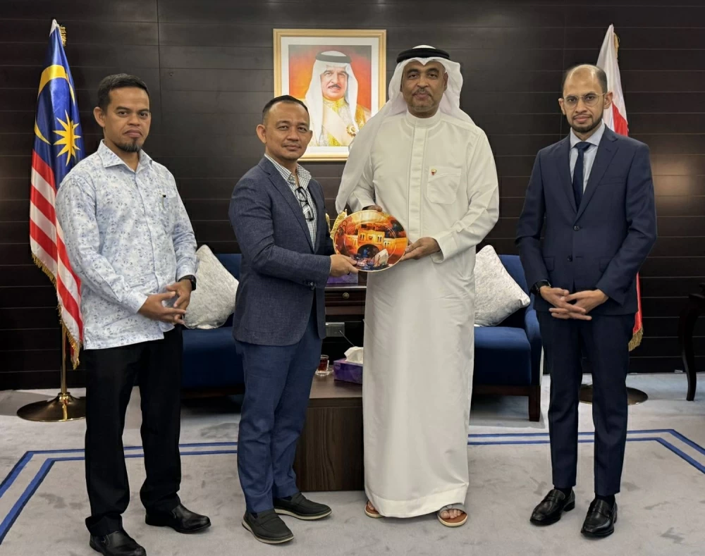 سفير البحرين لدى ماليزيا يستقبل رئيس المعهد الدولي للدراسات الإسلامية المتقدمة في ماليزيا