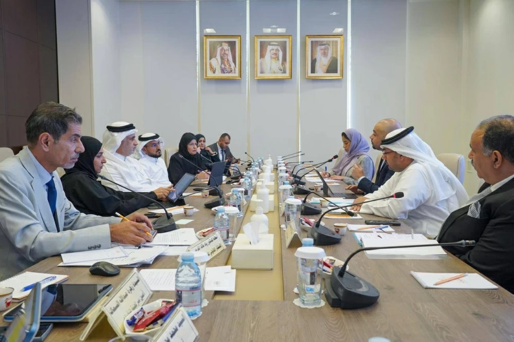 "خدمات النواب" تبحث مع وزيري التربية والتنمية الاجتماعية عددًا من مشروعات القوانين