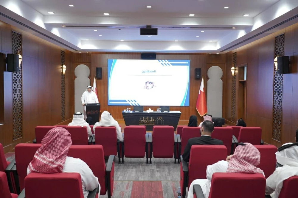 أمانة النواب تواصل تقديم البرنامج التدريبي "مهارات الإعلامي الشامل" لموظفي الاتصال