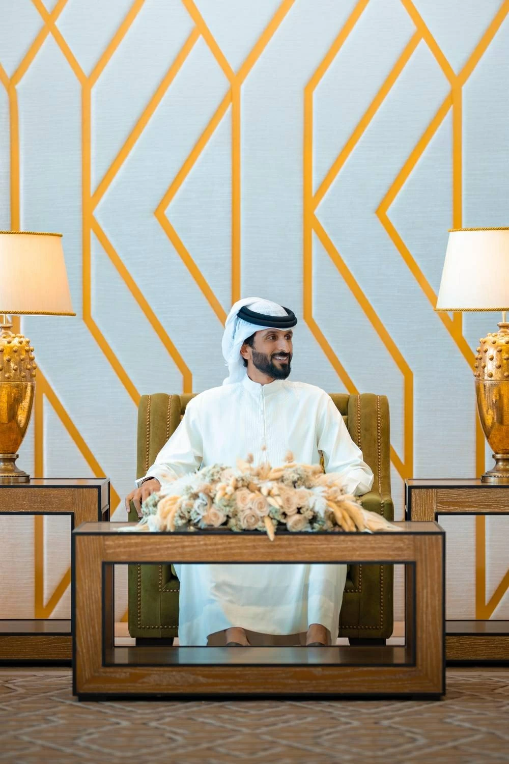 ناصر بن حمد يستقبل وفدًا من مجلس إدارة معهد واشنطن لسياسة الشرق الأدنى