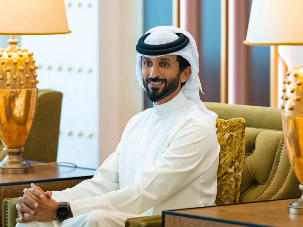 ناصر بن حمد يستقبل وفدًا من مجلس إدارة معهد واشنطن لسياسة الشرق الأدنى