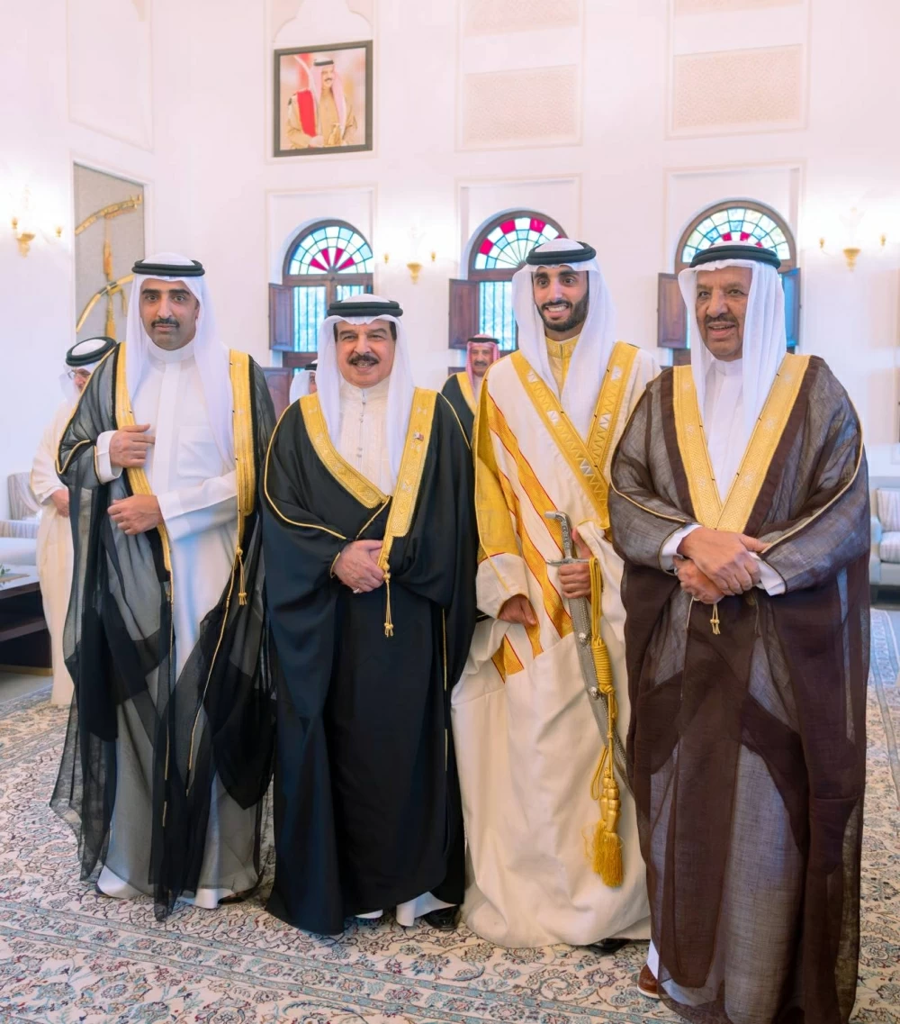 الملك يُشرّف حفل زواج الشيخ خليفة بن محمد حفيد القائد العام لقوة دفاع البحرين